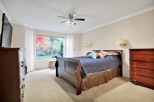 106-650 Lexington Drive, Kelowna, BC - Indoor Photo Showing Bedroom