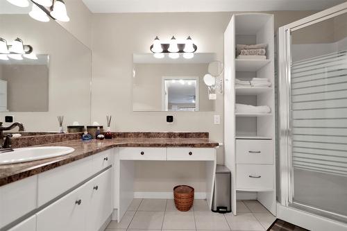 106-650 Lexington Drive, Kelowna, BC - Indoor Photo Showing Bathroom