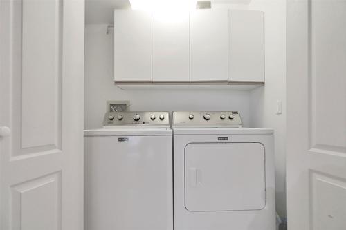 106-650 Lexington Drive, Kelowna, BC - Indoor Photo Showing Laundry Room