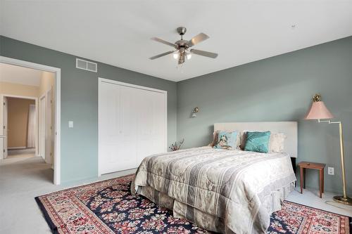 106-650 Lexington Drive, Kelowna, BC - Indoor Photo Showing Bedroom