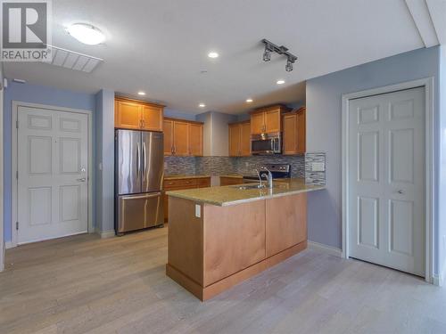 2113 Atkinson Street Unit# 904, Penticton, BC - Indoor Photo Showing Kitchen