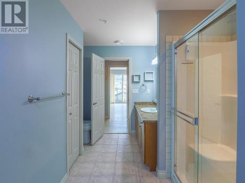 2113 Atkinson Street Unit# 904, Penticton, BC - Indoor Photo Showing Bathroom