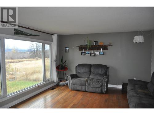 14424 Round Lake Road, Smithers, BC - Indoor Photo Showing Living Room