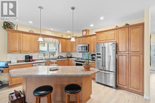 1655 Woodburn Drive, Cache Creek, BC - Indoor Photo Showing Kitchen