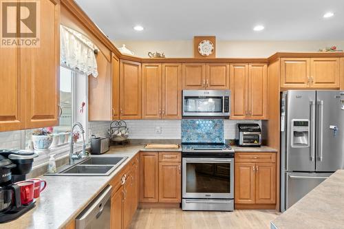 1655 Woodburn Drive, Cache Creek, BC - Indoor Photo Showing Kitchen With Double Sink