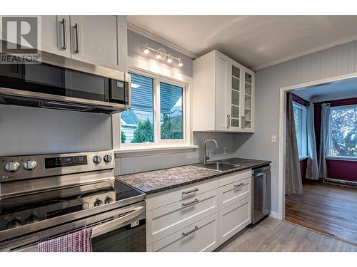 1237 Columbia Avenue, Trail, BC - Indoor Photo Showing Kitchen