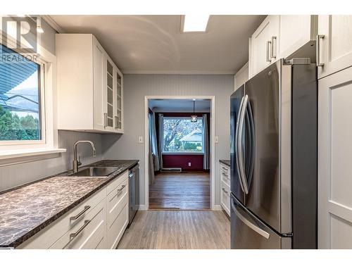 1237 Columbia Avenue, Trail, BC - Indoor Photo Showing Kitchen