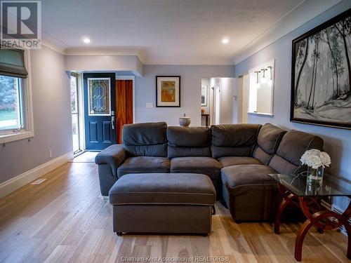 187 Mercer Street, Chatham, ON - Indoor Photo Showing Living Room