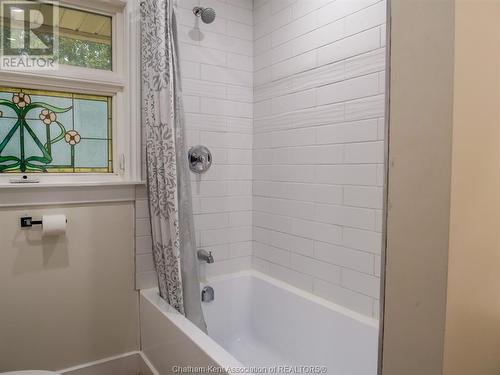 187 Mercer Street, Chatham, ON - Indoor Photo Showing Bathroom