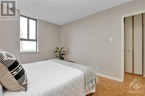 515 St Laurent Boulevard Unit#1809, Ottawa, ON - Indoor Photo Showing Bedroom