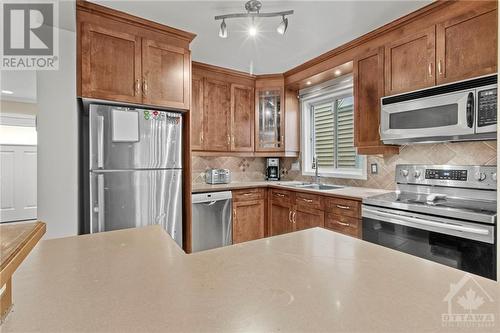 5 Gamma Court, Ottawa, ON - Indoor Photo Showing Kitchen