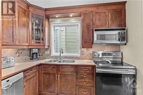 5 Gamma Court, Ottawa, ON - Indoor Photo Showing Kitchen With Double Sink