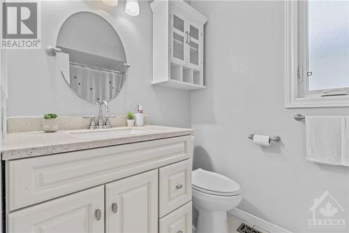 5 Gamma Court, Ottawa, ON - Indoor Photo Showing Bathroom