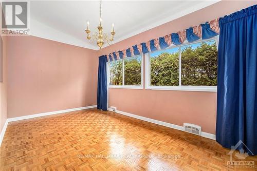 Dining room or family room - 5 Deerlane Avenue, Ottawa, ON - Indoor Photo Showing Other Room