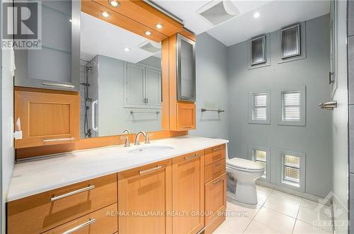 Main level 3 piece bathroom - 5 Deerlane Avenue, Ottawa, ON - Indoor Photo Showing Bathroom