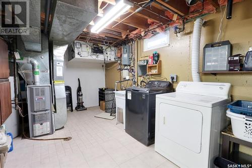 2634 6A Avenue W, Prince Albert, SK - Indoor Photo Showing Laundry Room