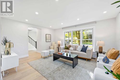 769 Sutherland Avenue, Newmarket, ON - Indoor Photo Showing Living Room