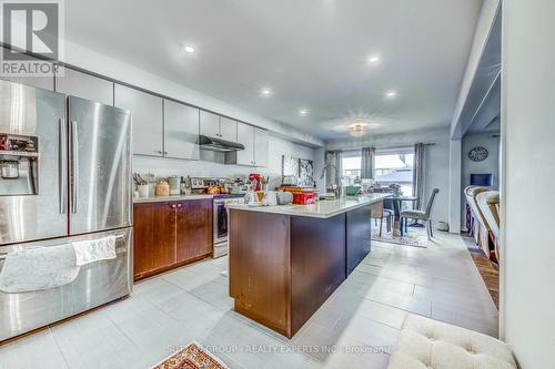 7993 Hackberry Trail, Niagara Falls, ON - Indoor Photo Showing Kitchen