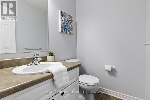 65 Abraham Drive, Stratford, ON - Indoor Photo Showing Bathroom