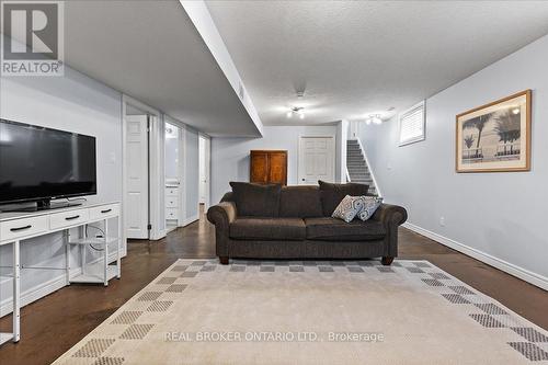 65 Abraham Drive, Stratford, ON - Indoor Photo Showing Living Room