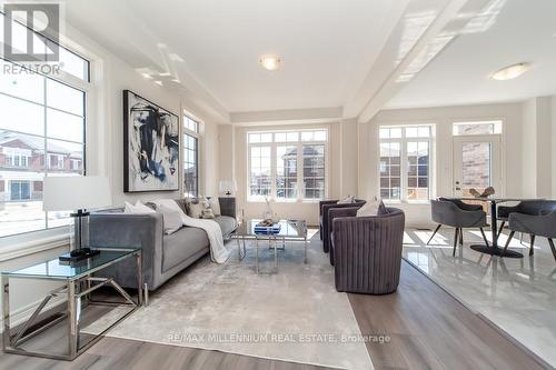 25 Lidstone Street, Cambridge, ON - Indoor Photo Showing Living Room