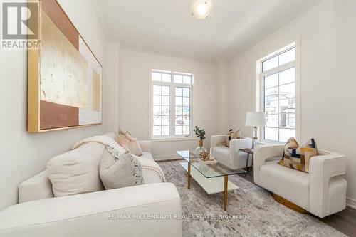 25 Lidstone Street, Cambridge, ON - Indoor Photo Showing Living Room