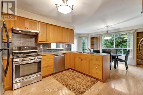 11 Willowtree Court, Hamilton, ON - Indoor Photo Showing Kitchen With Double Sink