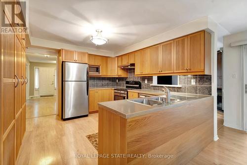 11 Willowtree Court, Hamilton, ON - Indoor Photo Showing Kitchen With Double Sink