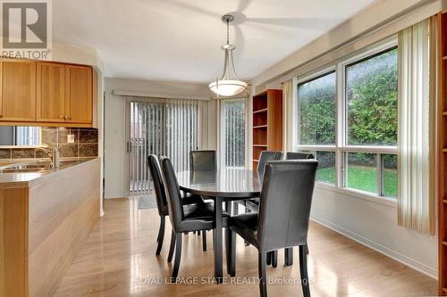 11 Willowtree Court, Hamilton, ON - Indoor Photo Showing Dining Room