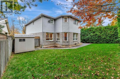 11 Willowtree Court, Hamilton, ON - Outdoor