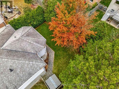 11 Willowtree Court, Hamilton, ON - Outdoor