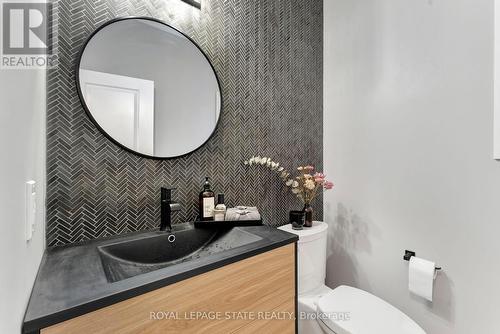 44 Fairgrounds Drive, Hamilton, ON - Indoor Photo Showing Bathroom