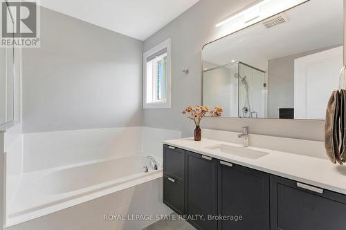 44 Fairgrounds Drive, Hamilton, ON - Indoor Photo Showing Bathroom