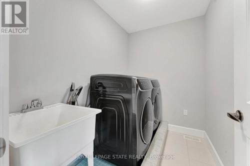 44 Fairgrounds Drive, Hamilton, ON - Indoor Photo Showing Laundry Room