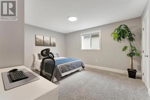 44 Fairgrounds Drive, Hamilton, ON - Indoor Photo Showing Bedroom