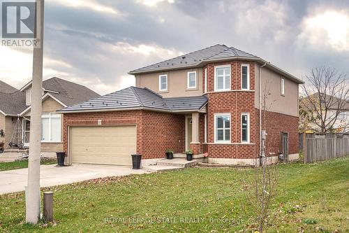 113 Dulgaren Street, Hamilton, ON 