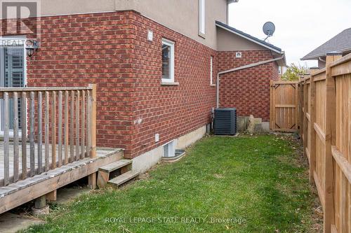 113 Dulgaren Street, Hamilton, ON 