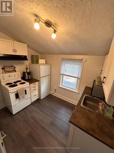 Upper - 557 Stirling Avenue S, Kitchener, ON - Indoor Photo Showing Kitchen