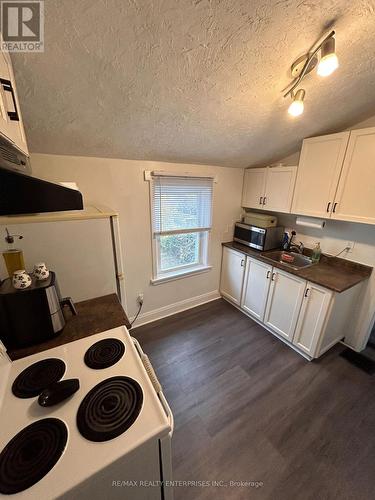 Upper - 557 Stirling Avenue S, Kitchener, ON - Indoor Photo Showing Kitchen