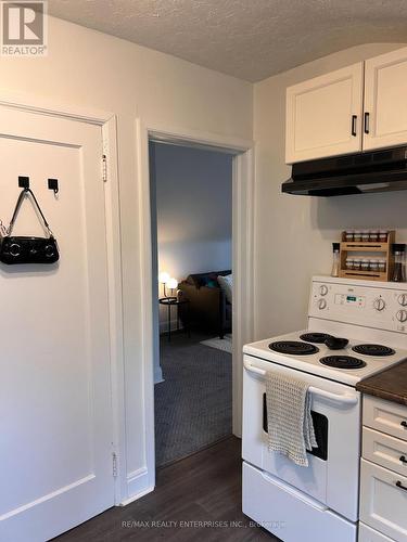 Upper - 557 Stirling Avenue S, Kitchener, ON - Indoor Photo Showing Kitchen