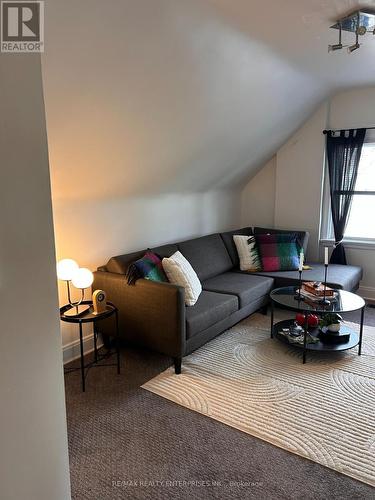 Upper - 557 Stirling Avenue S, Kitchener, ON - Indoor Photo Showing Living Room