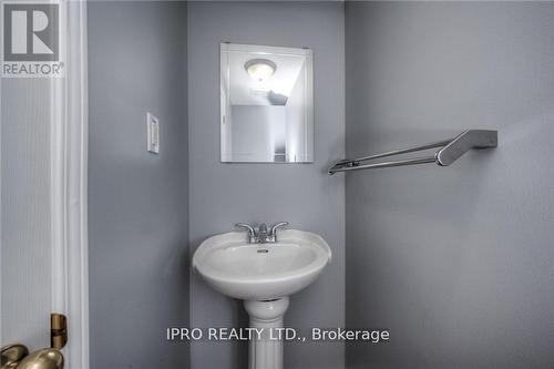 298 Activa Avenue, Kitchener, ON - Indoor Photo Showing Bathroom