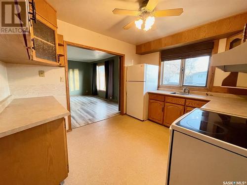 1054 Vaughan Street W, Moose Jaw, SK - Indoor Photo Showing Kitchen