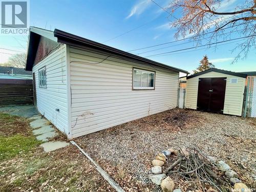 1054 Vaughan Street W, Moose Jaw, SK - Outdoor With Exterior