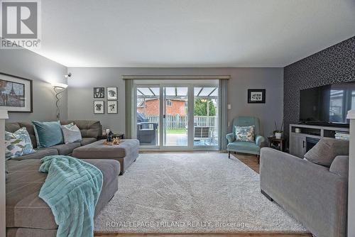 875 Fieldgate Circle, London, ON - Indoor Photo Showing Living Room