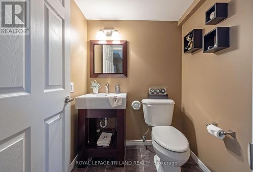 875 Fieldgate Circle, London, ON - Indoor Photo Showing Bathroom