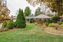 520 OAKRIDGE DRIVE  London, ON N6H 3G1