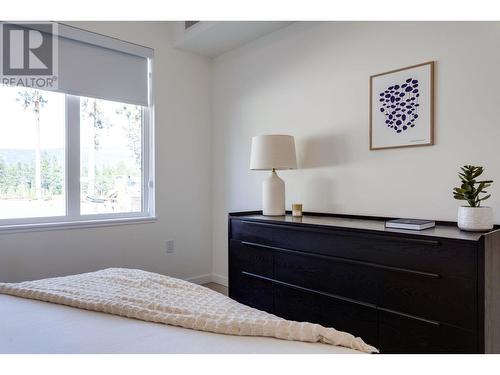 1979 Country Club Drive Unit# 11, Kelowna, BC - Indoor Photo Showing Bedroom