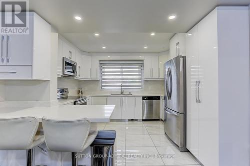 52 Chabad Gate, Vaughan, ON - Indoor Photo Showing Kitchen