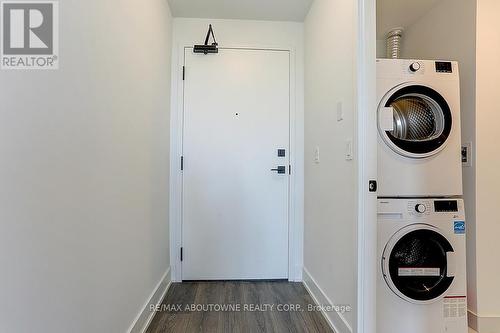 624 - 2485 Taunton Road, Oakville, ON - Indoor Photo Showing Laundry Room